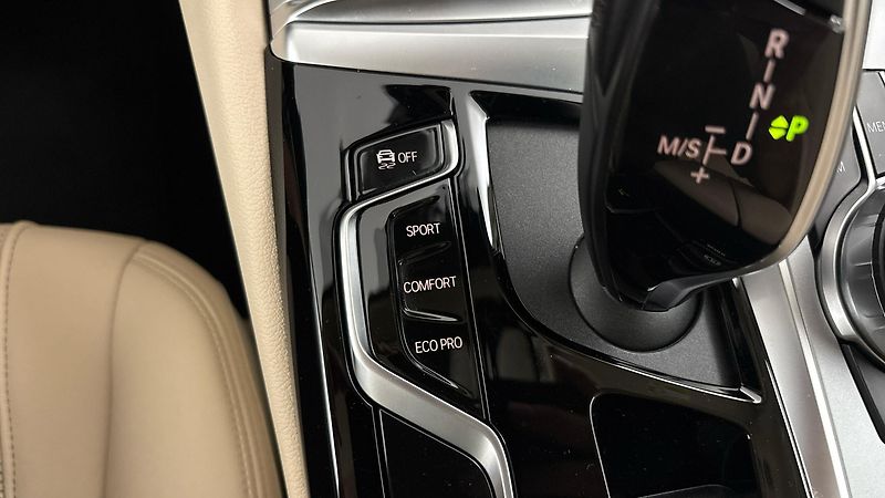 BMW Řada 5 518d AUT Touring - fotka 29 z 29