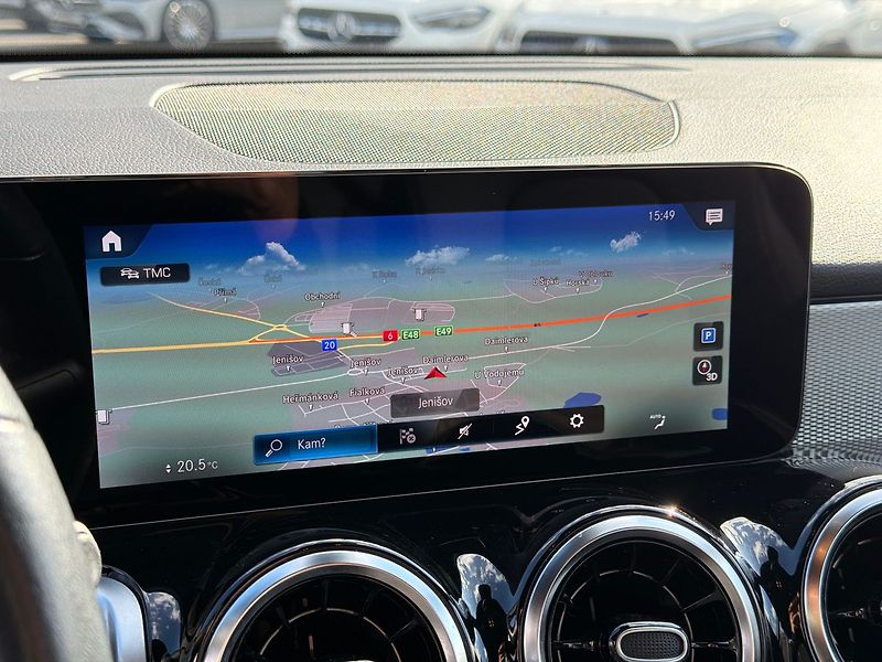 Mercedes-Benz GLB 200 d 4MATIC - fotka 32 z 35