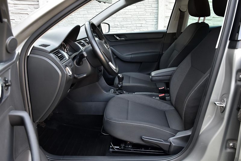 Škoda Rapid 1.2 TSi 6st,KLIMA,ČR,52 064KM - fotka 7 z 44