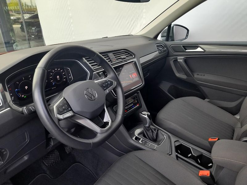 Volkswagen Tiguan Life 2,0 TDI 110 kW,7-míst - fotka 4 z 22