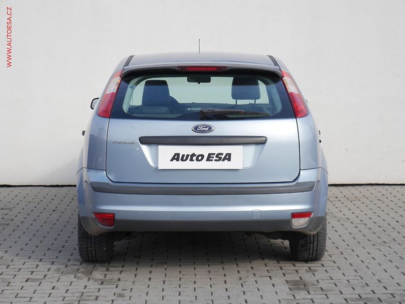 Ford Focus (2005) 1.6i, AC - fotka 5 z 15