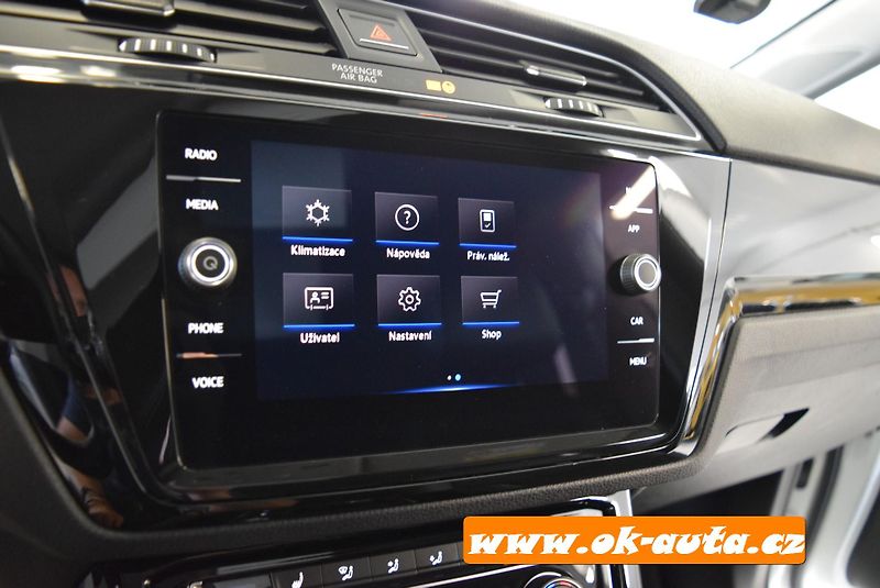 Volkswagen Touran 2.0 TDI HIGH. 7 MÍST 61 000 KM - fotka 41 z 52