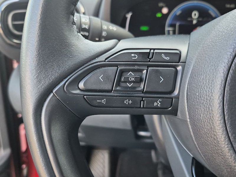 Toyota Yaris Cross 1.5HEV FWD Style 96kW - fotka 16 z 27