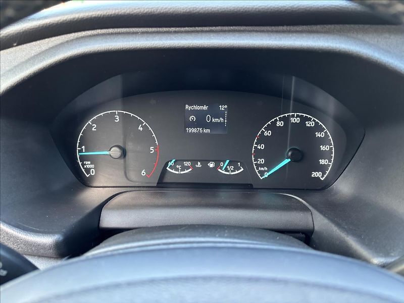 Ford Tourneo Custom 2,0 EcoBlue 136kW Titanium - fotka 23 z 36