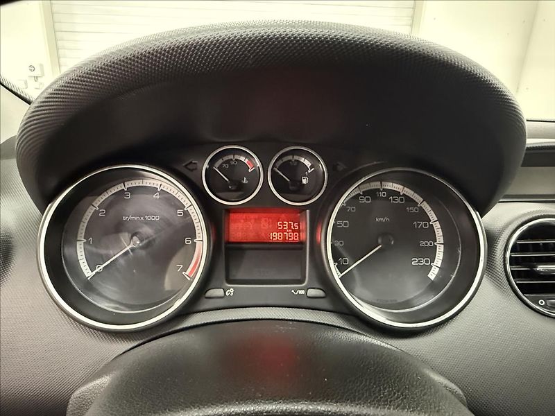 Peugeot 308 1,4 16V VTi 95 HP Comfort Pack - fotka 13 z 24