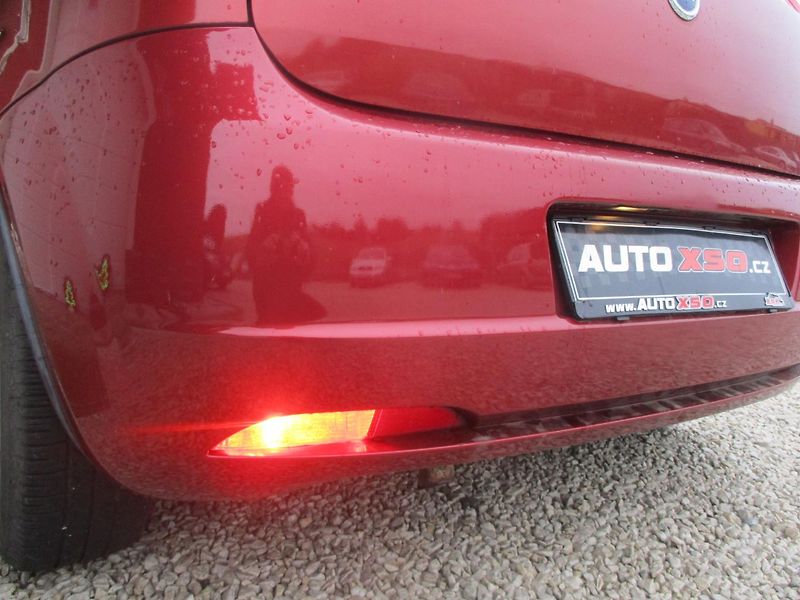 Fiat Grande Punto 1.4i KLIMA +SADA PNEU - fotka 31 z 31