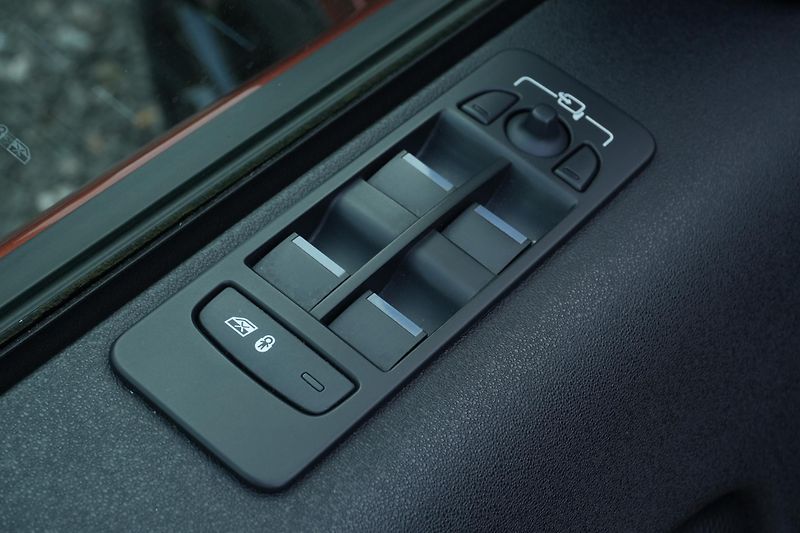 Land Rover Discovery Sport P200 R-Dynamic SE, DPH, Tažné - fotka 32 z 40