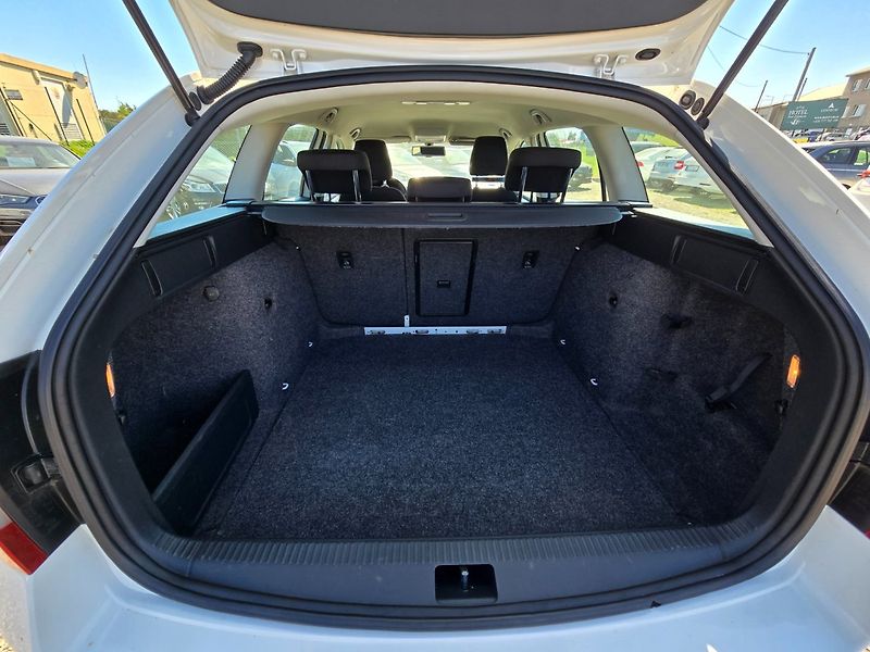 Škoda Octavia (2016) 1.6 TDi 81KW Ambiente - fotka 17 z 24