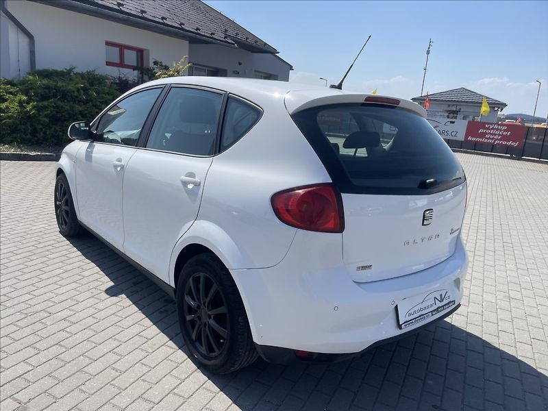 Seat Altea 1,6 TDi 77kw Klima Xenon GPS - fotka 36 z 39