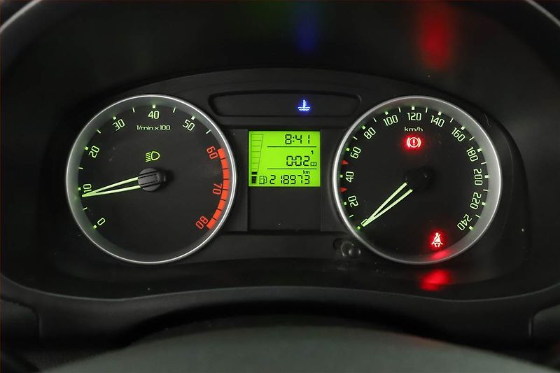 Škoda Roomster (2009) Style 1.6 16V, Serv.kniha - fotka 8 z 12