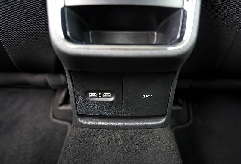 Škoda Octavia kombi IV  2.0 TDI/120 PS/navi - fotka 33 z 48