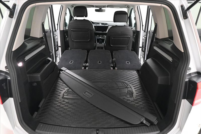 Volkswagen Touran 1,6 TDI 85kW Navi Senzory - fotka 11 z 30
