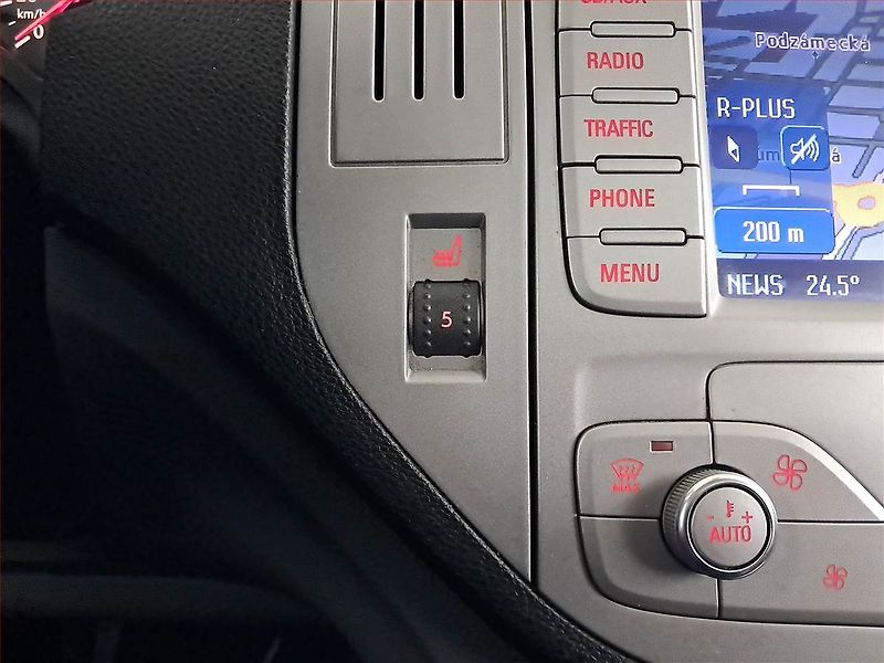 Ford Kuga (2012) 2.0 TDCi, 4X4, Navi, Tempomat - fotka 19 z 19