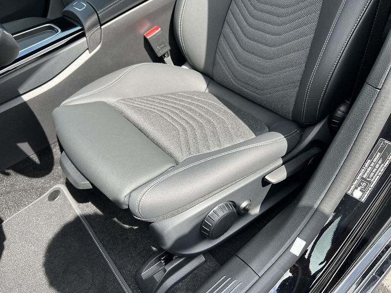 Mercedes-Benz Třídy A 250e s hybridní technologií EQ - fotka 12 z 23