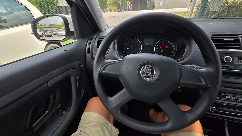 Škoda Roomster 1.4 16V FRESH 1MAJITEL - fotka 27 z 39
