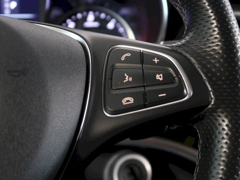 Mercedes-Benz Třídy V (2020) 300d L EXCLUSIVE WEBASTO BURME - fotka 22 z 39