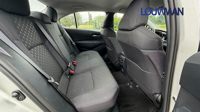 Toyota Corolla 1.8 HEV CVT COMFORT TECH - fotka 20 z 24