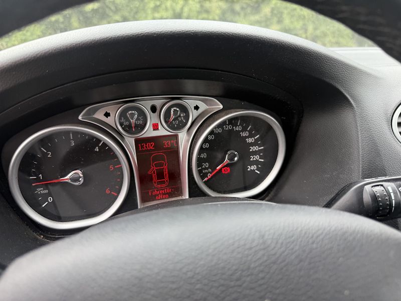 Ford Focus (2009) 1.6 td - fotka 30 z 40