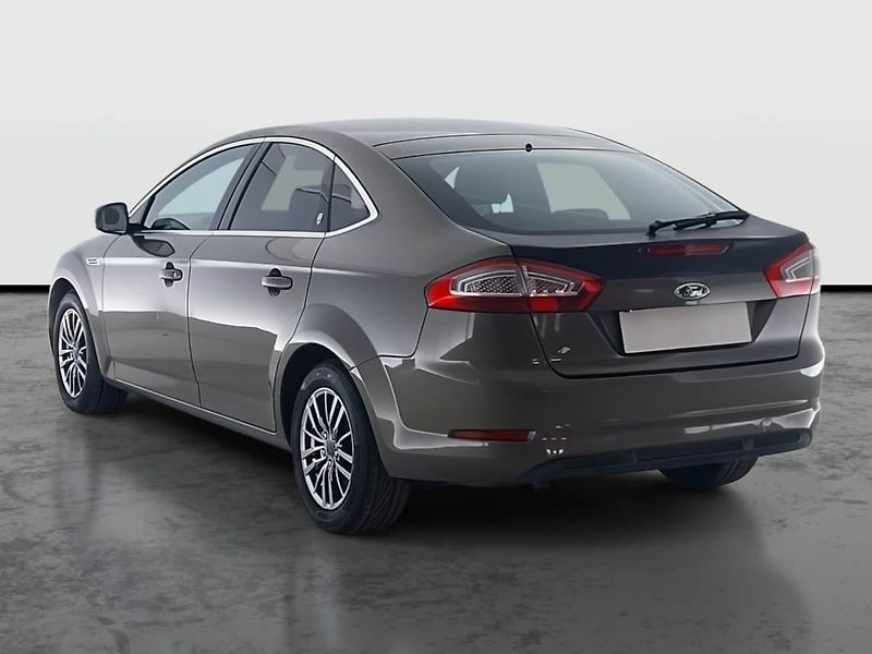Ford Mondeo (2010) 2.0 TDCi, Automat, Tažné - fotka 4 z 20