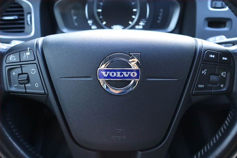 Volvo V60 (2015) D4 2.0, Automat, Serv.kniha - fotka 22 z 23