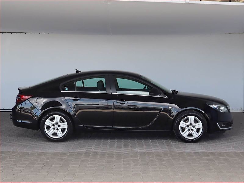 Opel Insignia (2017) 1.6 CDTI, Navi, Xenony - fotka 6 z 25
