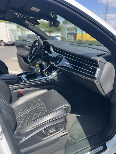 Audi SQ8 (2020) Plná výbava - fotka 18 z 22