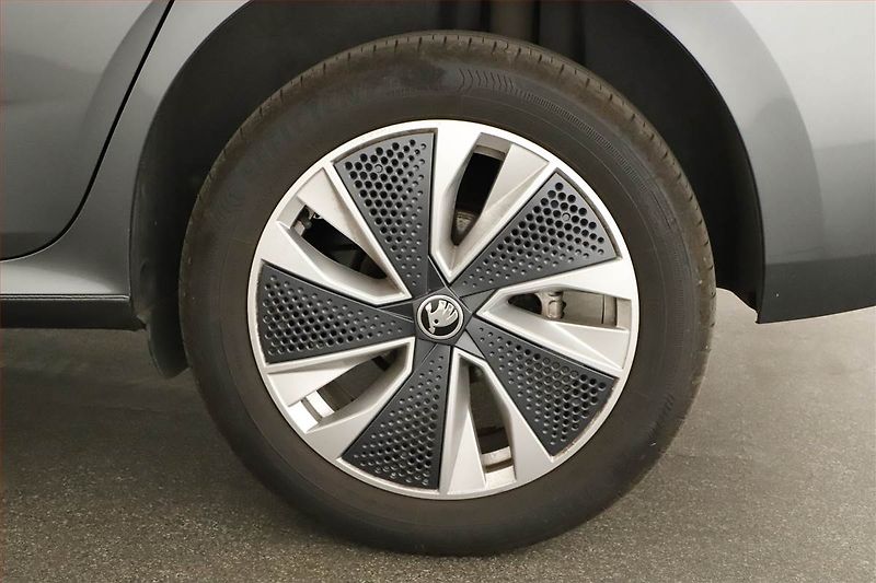 Škoda Kamiq (2025) 1.0 TSI, DRIVE, AUTOMAT - fotka 16 z 16