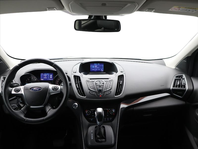Ford Kuga 2,0 TDCi 132 kW 4x4 - fotka 21 z 28