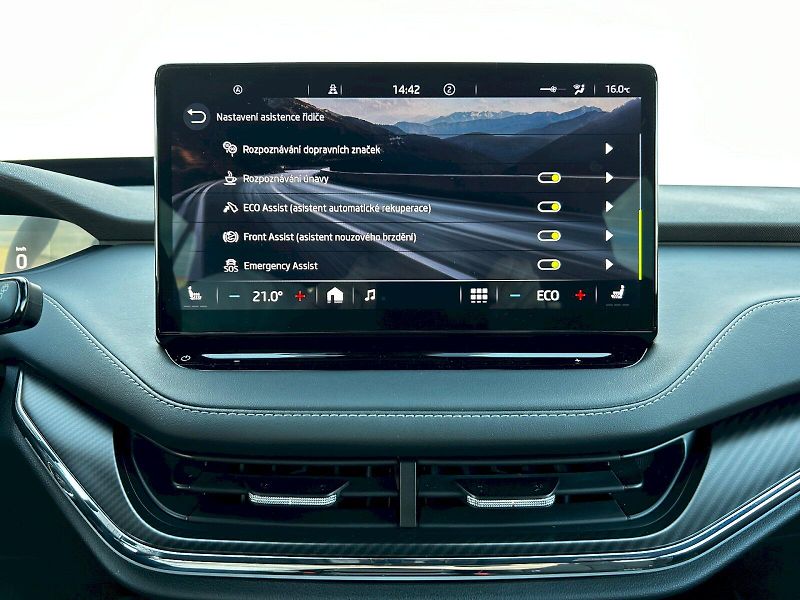 Škoda Enyaq (2023) 80 iV 150kW Sportline - fotka 17 z 35