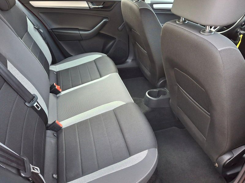 Škoda Rapid (2018) Spaceback Ambition Plus 1,0TSi - fotka 14 z 27