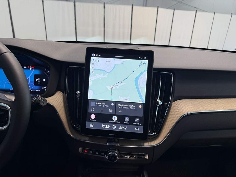 Volvo XC60 (2026) B5 2.0L 250+14 HP AT8 FWD PLUS - fotka 11 z 26