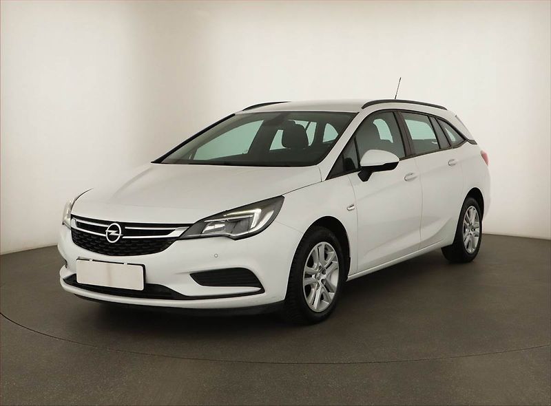 Opel Astra (2019) 1.4 T, Tempomat, Park. senzory - fotka 2 z 12