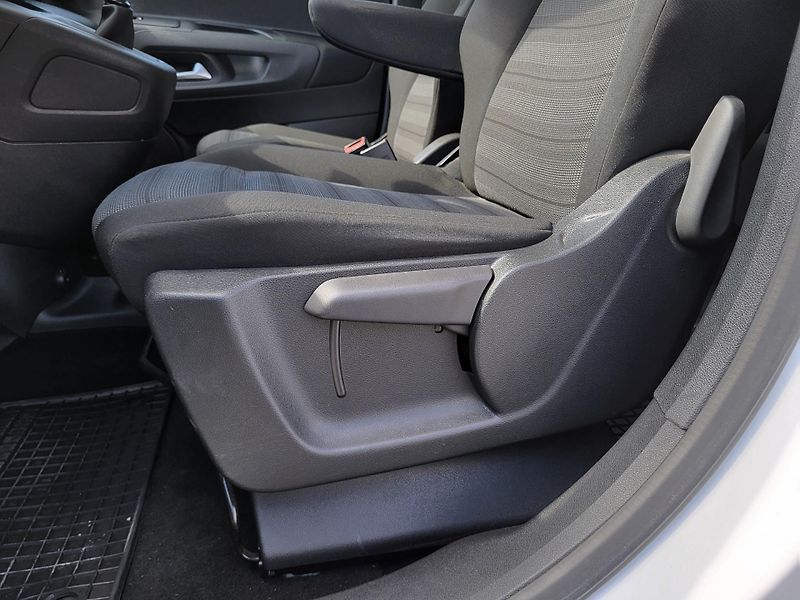 Opel Combo LIFE 1.5 CDTi 96kW L2 7-míst - fotka 27 z 45