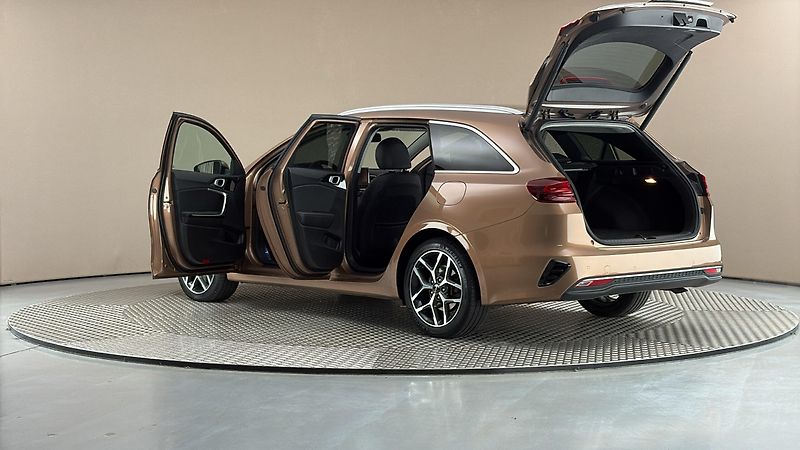 Kia Ceed 1.5 T-GDI AUT Top - fotka 7 z 27