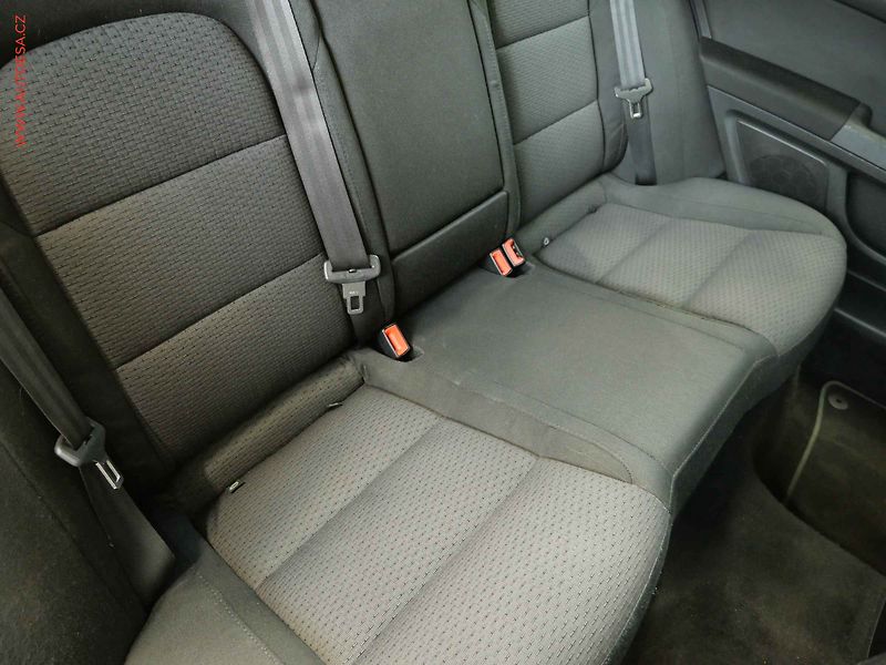 Škoda Superb (2009) 2.0 TDi, ČR, Xenon, AC - fotka 14 z 23
