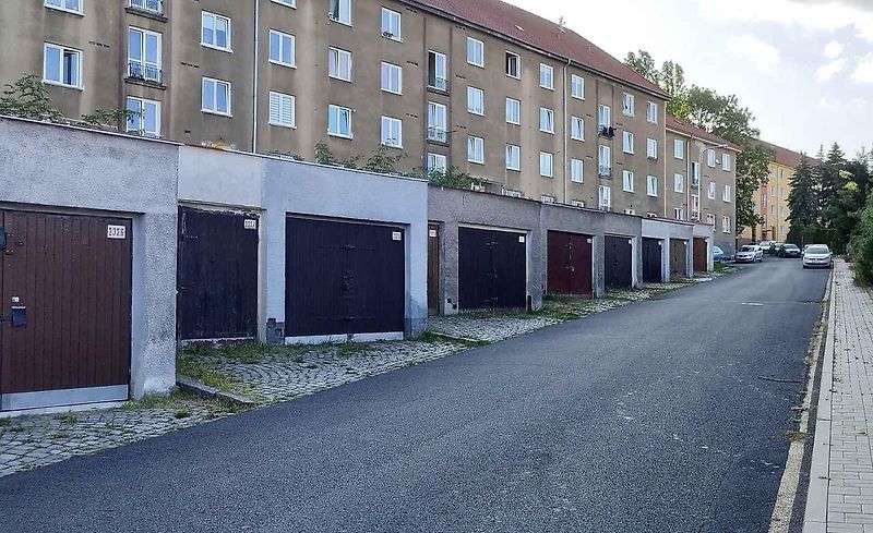 Ceny garáží extrémně vystřelily nahoru. Současnost napovídá, že jsou průměrně v relaci vyšších statisíců, za něž lze pořídit například zbrusu nové auto.