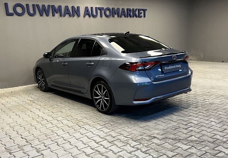 Toyota Corolla 1.8 Hybrid AT GR SPORT DYNAMIC - fotka 16 z 17