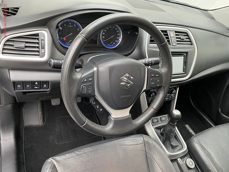 Suzuki S-Cross (2014) 1.6 VVT AllGrip, Premium - fotka 13 z 19