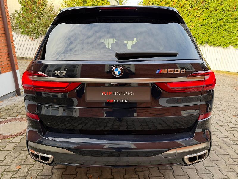BMW X7 M50xD-R22-PANO-H&K-ČR-TOP STAV - fotka 5 z 53
