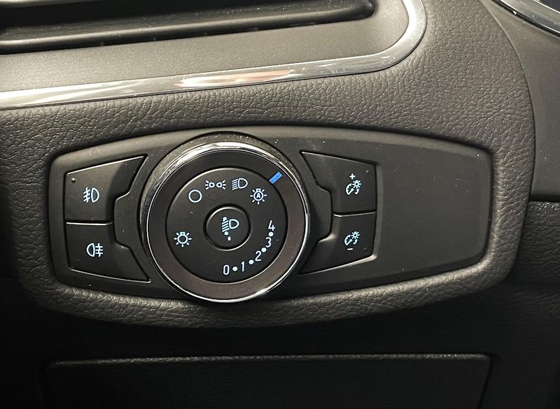 Ford S-MAX Titanium 2,0D 110kW 7 MÍST, ČR - fotka 24 z 28