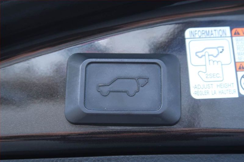Toyota RAV4 (2016) 2.0 VVT-i, 4X4, Automat - fotka 25 z 28