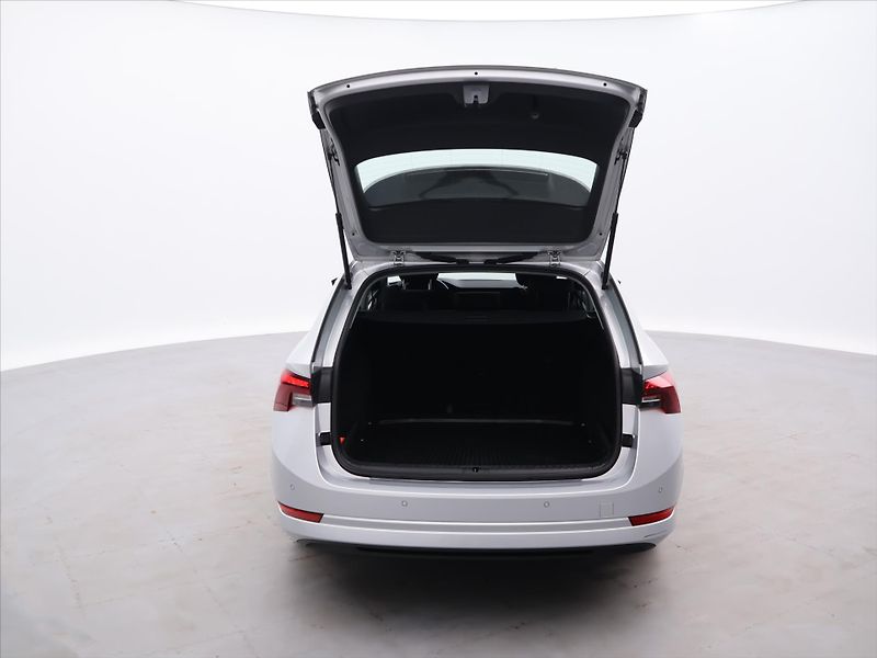 Škoda Octavia 2,0 TDI 85kW CZ 1.Maj DPH LED - fotka 9 z 28