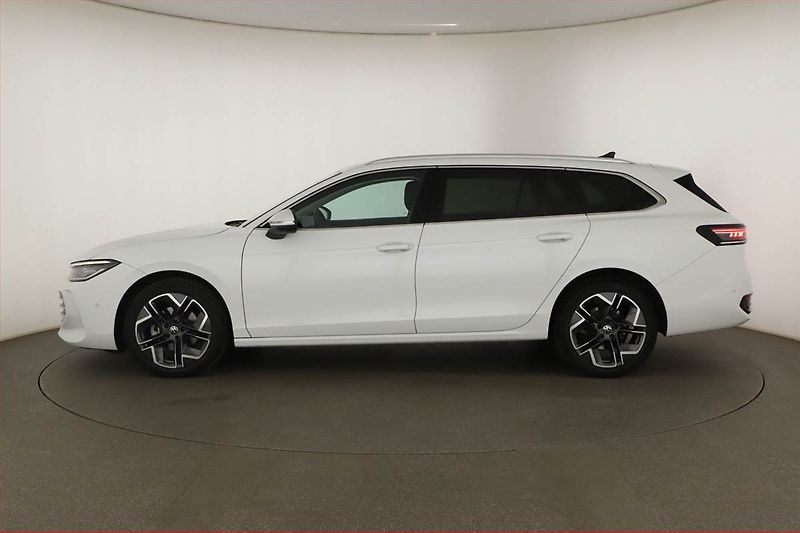 Volkswagen Passat (2025) 2.0 TDI - fotka 3 z 31