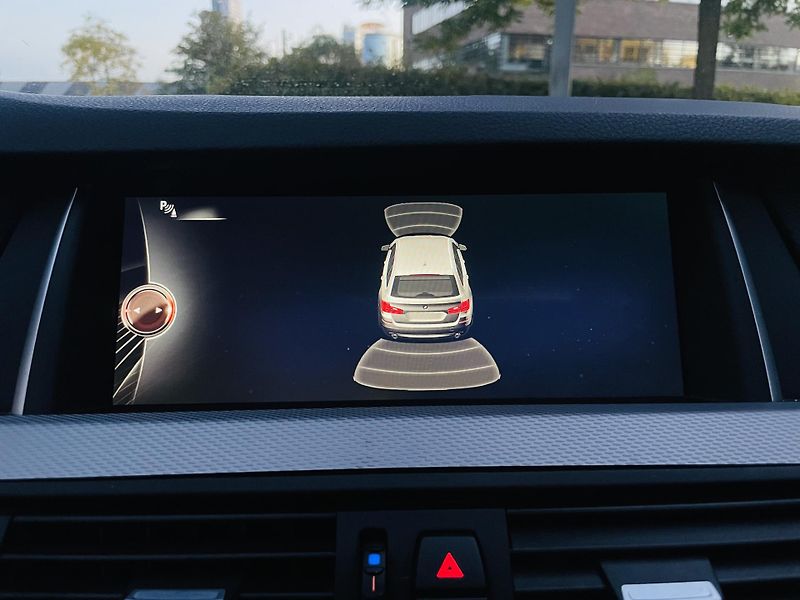 BMW Řada 5 530D AUT XDRIVE TAŽNÉ M-PAKET - fotka 41 z 48