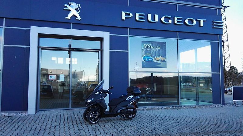 Peugeot (2026) METROPOLIS  ALLURE  400i SW - fotografie inzerátu