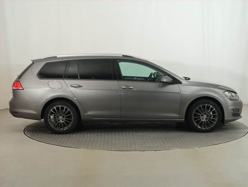 Volkswagen Golf (2016) 1.6 TDI, Tempomat - fotka 6 z 13