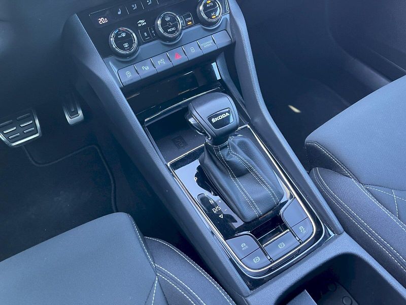 Škoda Karoq (2023) 1.5 TSI 110kW DSG Sportline Ex - fotka 12 z 35