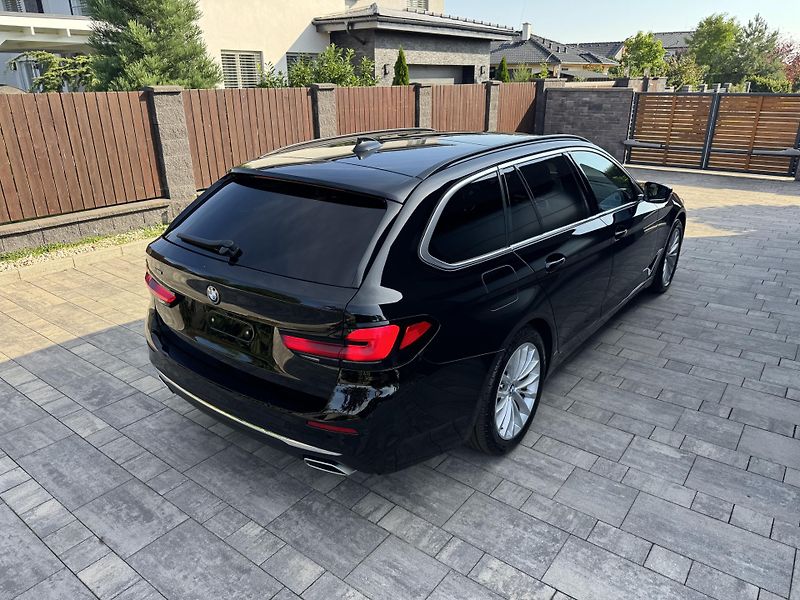 BMW Řada 5 (2023) 520xd, Luxury Line, Panorama - fotka 13 z 48