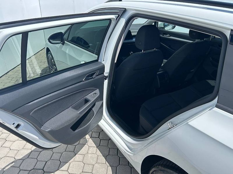 Volkswagen Golf Life 6G 1,5TSi - fotka 7 z 24