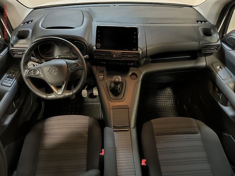 Opel Combo (2021) 1.2T, 1.maj,ČR, AC, výhřev - fotka 8 z 17